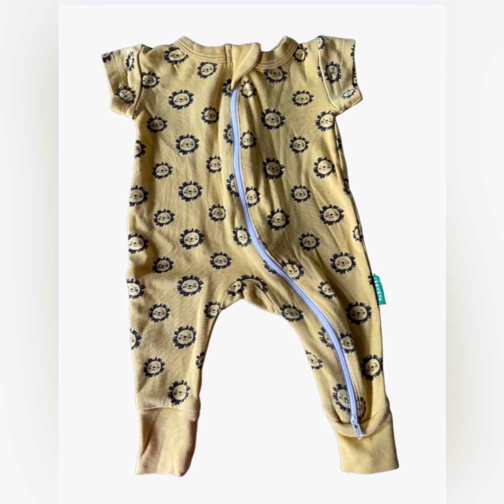🦁 Parade Organic Short Sleeve ‘2-Way' Zip Romper - Gender Neutral - 0-3 Mo